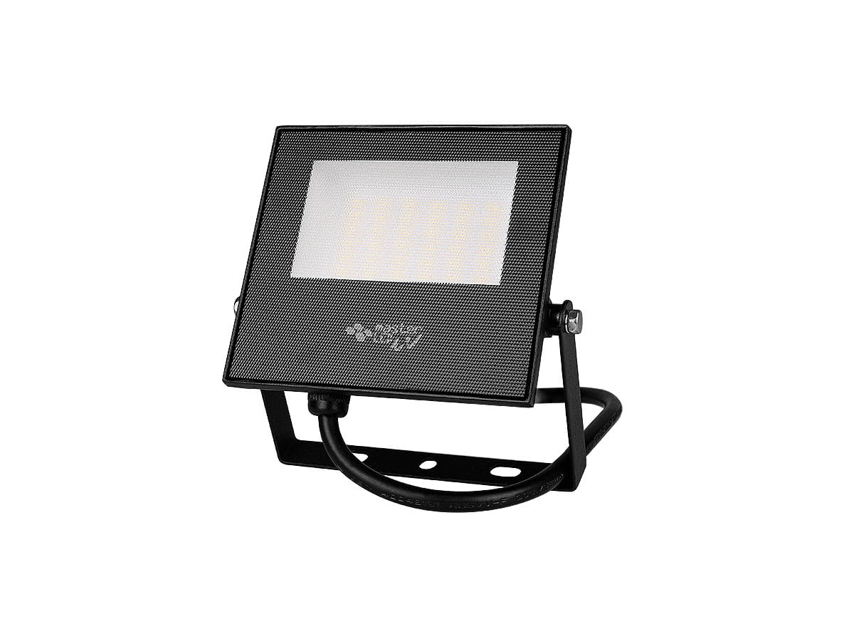 Naświetlacz LED halogen 20W w kolorze czarnym, z prostokątną, białą obudową. Zainstalowany na regulowanym stelażu, z widocznymi diodami LED. Odporność na wodę i kurz IP65, idealny do oświetlenia zewnętrznego.