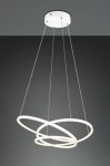 Lampa wisząca Darvin z jednym źródłem LED o mocy 34W, w kolorze białym. Charakteryzuje się trzema okrągłymi pierścieniami zawieszonymi na cienkich linkach. Ujęcie z boku, na ciemnym tle.