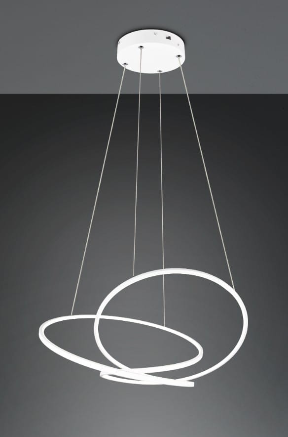 Lampa wisząca Darvin z jedną diodą LED, o mocy 52W, w kolorze białym. Składa się z trzech okręgów w różnej średnicy, zawieszonych na cienkich linkach, montowana do sufitu. Tło ciemne, podkreślające nowoczesny design.