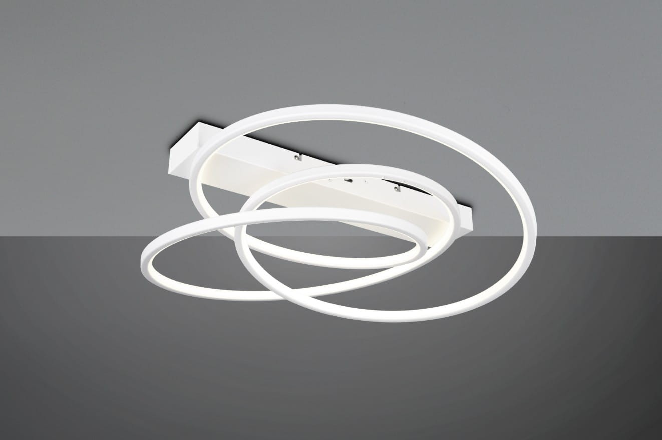 Lampa sufitowa Darvin z białym, okrągłym designem, składająca się z dwóch nachodzących na siebie pierścieni LED. Montowana na prostokątnej podstawie, z widocznymi elementami mocującymi. Tło szare, minimalistyczne.