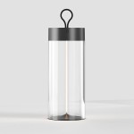 Szara lampa stołowa Esterno z przezroczystą osłoną, zintegrowanym źródłem LED 1,2W, o stopniu ochrony IP44. Lampa ma okrągłą podstawę i uchwyt do zawieszenia, prezentowana na jednolitym tle.