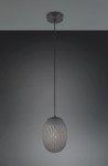 Lampa wisząca Facette z kloszem w kształcie owalnym, wykonanym z przydymionego szkła w kolorze czarnym. Zawieszona na cienkim, metalowym przewodzie, montowana do sufitu. Klosz zdobiony jest geometrycznym wzorem.