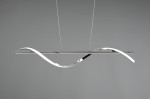 Lampa wisząca Isabel LED, 2-punktowa, chromowana. Posiada prostokątną podstawę z dwoma falistymi elementami. Ujęcie frontalne, zawieszona na cienkich linkach. Tło szare, podkreślające nowoczesny design.