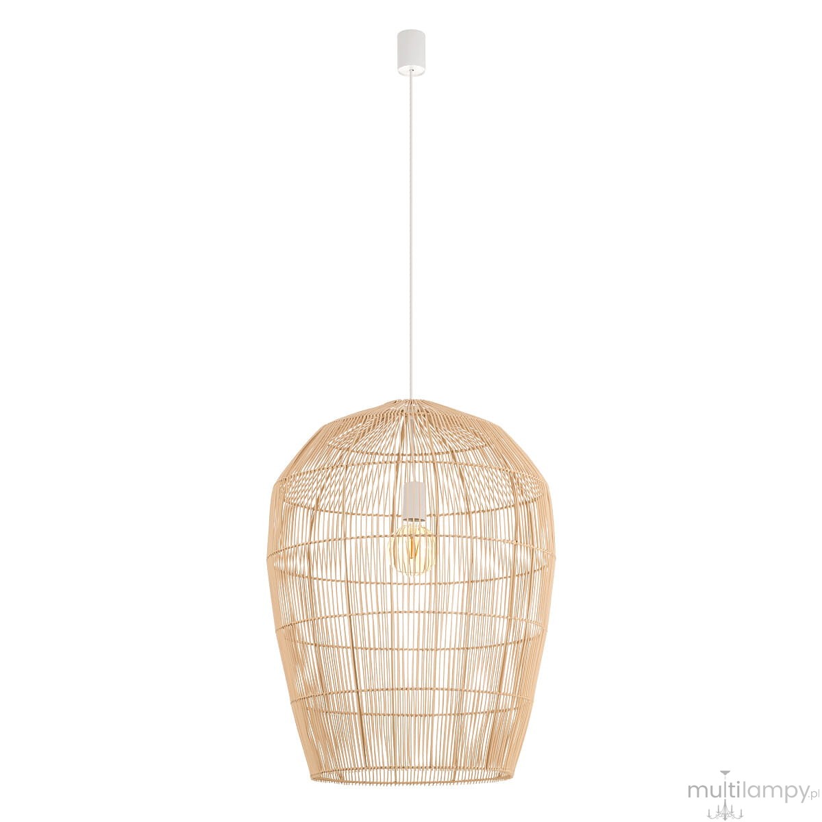 Lampa wisząca Haiti L z naturalnego rattanu w jasnym kolorze, o kształcie stożkowatym. Zawieszona na białym przewodzie, z gniazdem E27 w środku. Idealna do nowoczesnych wnętrz, tworzy przytulną atmosferę.