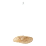 Lampa wisząca Havana M w kolorze białym i naturalnym, z kloszem o organicznym kształcie i ażurowym wzorze. Zawieszona na cienkim białym kablu, z oprawką na żarówkę E27. Tło białe, co podkreśla lekką strukturę i design lampy.