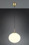 Lampa wisząca Fomento D30 z mosiężnym wykończeniem i białym szklanym kloszem w kształcie kuli. Zawieszona na czarnym przewodzie, montowana do sufitu. Kluczowe elementy to prosty design i elegancka kolorystyka.