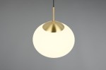 Lampa wisząca Fomento D30 z mosiężnym wykończeniem i białym, okrągłym kloszem. Ujęcie frontalne, z widoczną metalową podstawą i gładką, matową powierzchnią klosza. Zawieszona na cienkim, czarnym przewodzie.