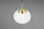 Lampa wisząca Fomento D30 z białym, okrągłym kloszem wykonanym z matowego szkła oraz mosiężnym elementem u góry, zawieszona na cienkim, czarnym przewodzie. Kąt ujęcia frontalny, prezentujący elegancki design.