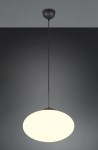 Lampa wisząca Fomento D40 w kolorze czarnym i białym, z okrągłym kloszem w białym kolorze. Ujęcie z dołu, wisząca na cienkim przewodzie, zamocowana na sufitowej podstawie. Idealna do nowoczesnych wnętrz.