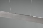 Lampa wisząca Galway w kolorze niklowym, z prostokątnym kloszem. Ujęcie z góry, ukazujące metalową, szczotkowaną powierzchnię i mocowania. Produkt przeznaczony do oświetlenia, z jednym źródłem LED o mocy 35W. Tło szare, minimalistyczne.