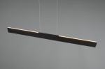 Lampa wisząca Galway w kolorze czarnym, o prostokątnym kształcie, z jedną diodą LED o mocy 35W. Ujęcie z przodu, zawieszona na cienkich linkach, z widocznym delikatnym podświetleniem na krawędziach. Tło szare.