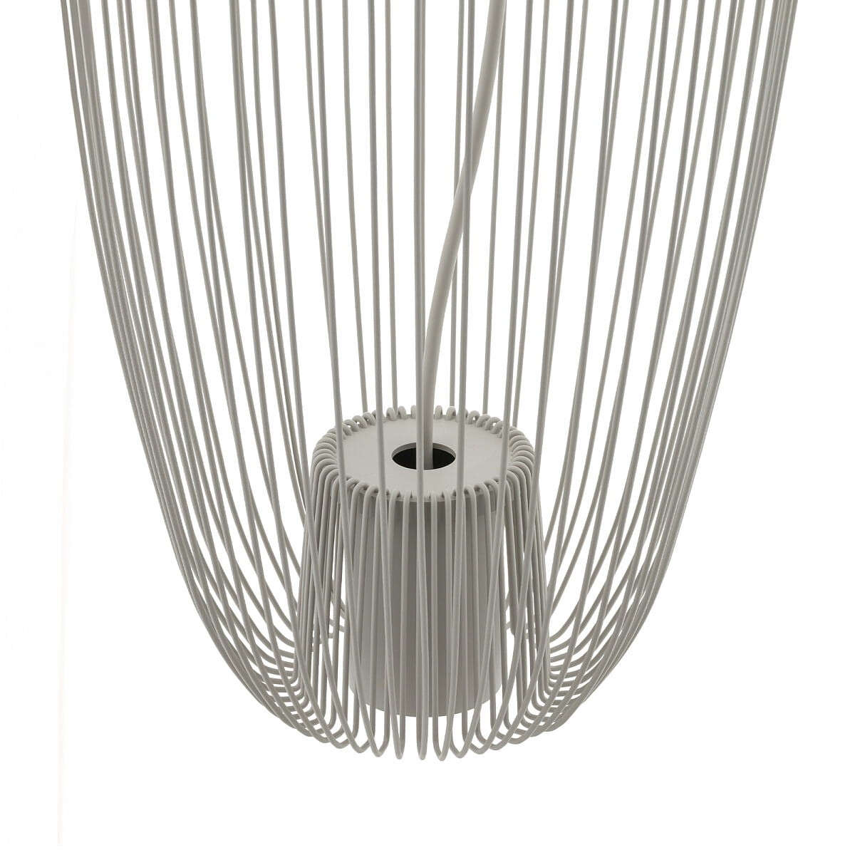 Lampa wisząca Pumpkin S w kolorze jasnoszarym, z metalową konstrukcją w formie siatki. Widoczny uchwyt na żarówkę GU10 oraz przewód. Kąt ujęcia zbliżony na detal. Prosta, minimalistyczna forma.
