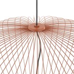 Lampa wisząca Pumpkin L w kolorze ceglastym z metalową, siatkową konstrukcją. Ujęcie z góry pokazujące detal klosza i zawieszenia. Widoczne pojedyncze mocowanie na żarówkę GU10 oraz czarny przewód. Tło jasne, minimalistyczne.