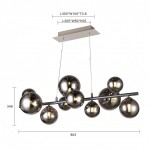 Lampa wisząca Sevilla w kolorze czarnego chromu z 10 szklanymi, dymionymi kulami. Ujęcie z boku, zawieszona na cienkich linkach. Wymiary: długość 863 mm, wysokość 346 mm, szerokość 100 mm. Nowoczesny design, odpowiednia do różnorodnych wnętrz.