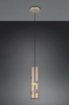 Lampa wisząca Stream z jednym źródłem światła GU10, w kolorze kawy. Okrągła podsufitka z metalowym wykończeniem, zwisająca z cienkiego czarnego przewodu. Korpus lampy ma spiralny kształt z otworem, przez który wydobywa się światło.