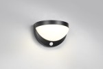 Cobre kinkiet zewnętrzny z czujnikiem ruchu, kolor czarny, wykonany z metalu i tworzywa. Owalna, biała klosz z LED 1x8W. Ujęcie frontalne, zamontowany na ścianie. Widoczny czujnik ruchu na dolnej części. Ochrona IP44, idealny do użytku na zewnątrz.