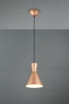 Lampa wisząca Enzo D20 w kolorze kawowym, z metalowym kloszem w kształcie stożka, zawieszona na czarnym przewodzie. Klosz z białym wnętrzem zapewnia równomierne oświetlenie. Montaż sufitowy, minimalistyczny design.