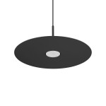 Czarna lampa wisząca Simone z pojedynczym źródłem światła GX53. Okrągła, matowa podstawa z białym elementem w centrum, zawieszona na cienkim przewodzie. Produkt w ujęciu frontalnym, na jednolitym tle.