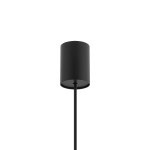 Czarna lampa wisząca Simone z oprawą na żarówkę GX53, o cylindrycznym kształcie. Ujęcie frontalne, lampa zawieszona na cienkim przewodzie, na jednolitym tle. Idealna do nowoczesnych wnętrz.