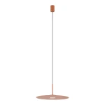 Lampa wisząca Simone w kolorze ceglastym, z okrągłym kloszem i cienkim przewodem. Klosz ma matową powierzchnię oraz zamontowane gniazdo na żarówkę GX53. Produkt w pozycji wiszącej, na prostym tle.