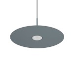 Lampa wisząca Simone w kolorze niebieskim, z okrągłym, matowym kloszem i centralnym źródłem światła GX53. Zawieszona na cienkim przewodzie, prezentuje nowoczesny design, idealna do różnych wnętrz.