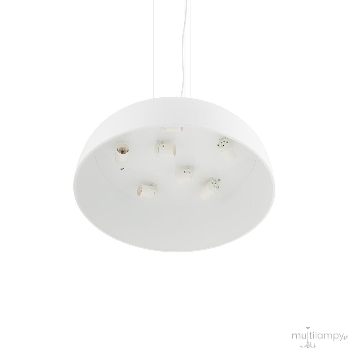 Lampa wisząca Satellite M w kolorze białym, z okrągłym kloszem, przeznaczona na 7 żarówek E27. Ujęcie z dołu ukazuje wnętrze klosza z widocznymi gniazdami żarówek. Kabel mocujący wisi z góry, na prostym tle.