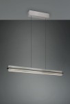 Lampa wisząca Emerson z jedną diodą LED o mocy 22W, w kolorze niklowym. Posiada prostokątny, smukły kształt oraz wiszące mocowania. Montowana na suficie, idealna do nowoczesnych wnętrz. Tło w odcieniach szarości.