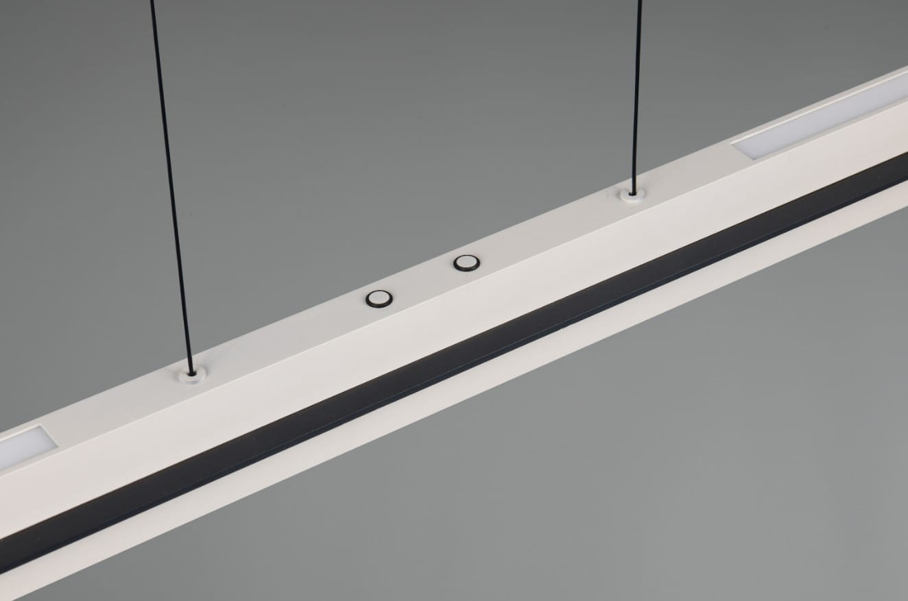 Lampa wisząca Emerson w kolorze szarym, z jedną diodą LED o mocy 22W. Kształt prostokątny, z widocznymi przyciskami sterującymi oraz metalowymi zawieszeniami. Tło szare, podkreślające minimalistyczny design.