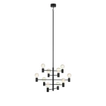 Czarna lampa wisząca Paris z 10 punktami świetlnymi, wykonana z metalu, o nowoczesnym, geometrycznym kształcie. Długie zawieszenie z prostokątnym mocowaniem u góry. Bulwy żarówek umieszczone na wystających ramionach, na białym tle.