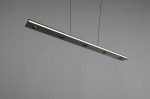 Lampa wisząca Graham w kolorze czarnym z ośmioma źródłami światła LED, o mocy 41,5W. Posiada smukły, prostokątny kształt z metalowym wykończeniem oraz widocznymi otworami na żarówki. Zawieszona na cienkich linkach, idealna do nowoczesnych wnętrz.
