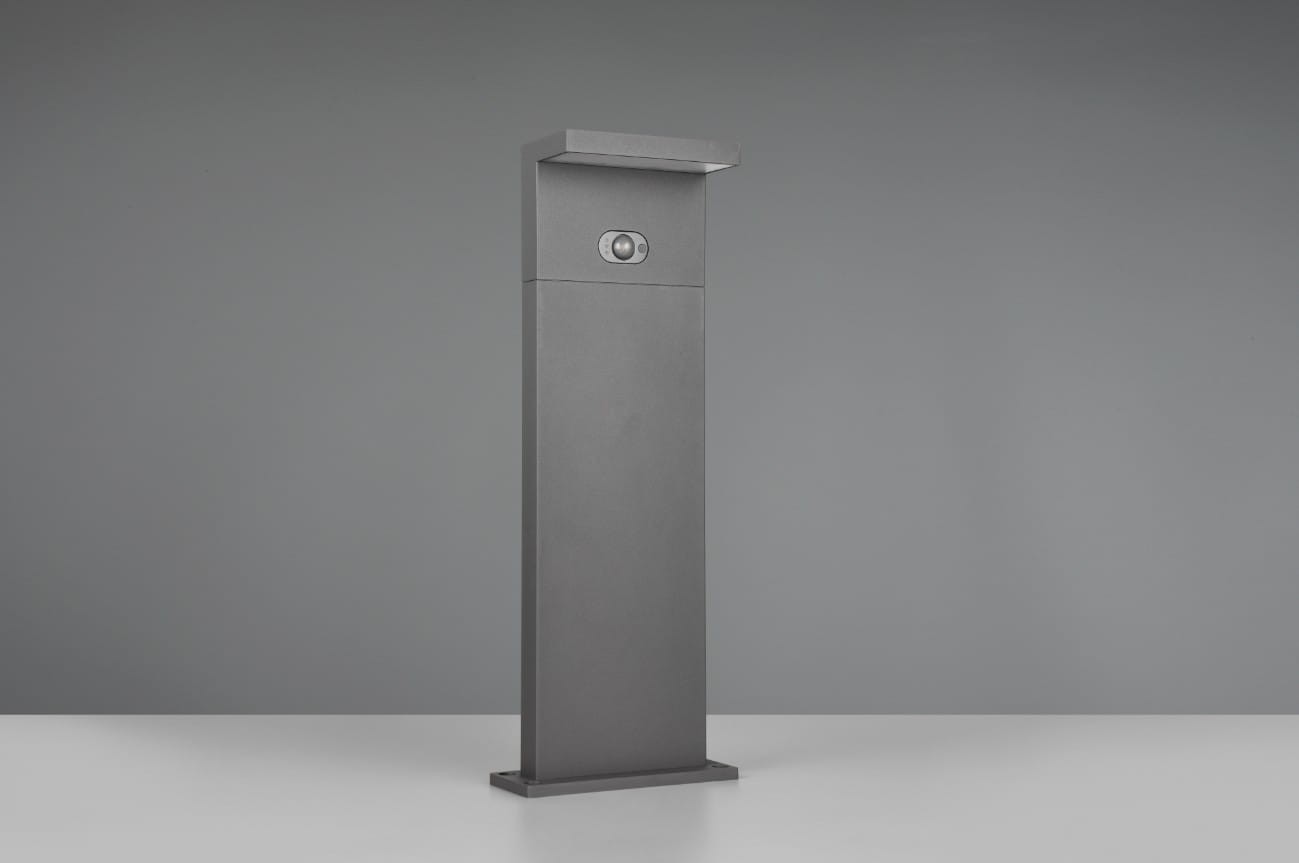 Lampa stojąca ogrodowa Blyde Hybrid H60 w kolorze antracytowym, z czujnikiem ruchu. Wysoka, prostokątna konstrukcja z LED 5W, wodoodporność IP65. Ujęcie frontalne, produkt ustawiony na płaskiej powierzchni, na jednolitym tle.