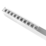 Lampa sufitowa w kolorze białym z jedną diodą LED o mocy 40W i temperaturze barwowej 3000K. Ujęcie z góry, ukazujące kształt prostokątny z dziesięcioma reflektorami w formie stożków. Prosta, nowoczesna konstrukcja.