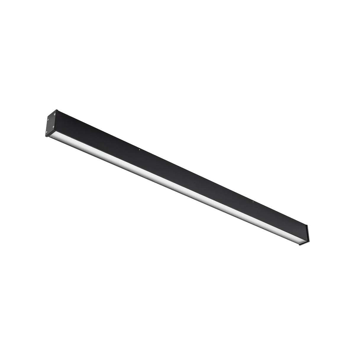 Czarna lampa sufitowa Outline LED S o długości prostokątnej, wykonana z metalu, z jednym źródłem LED o mocy 50W i temperaturze barwowej 3000K. Ujęcie frontalne, na białym tle, podkreślające minimalistyczny design i nowoczesną formę.