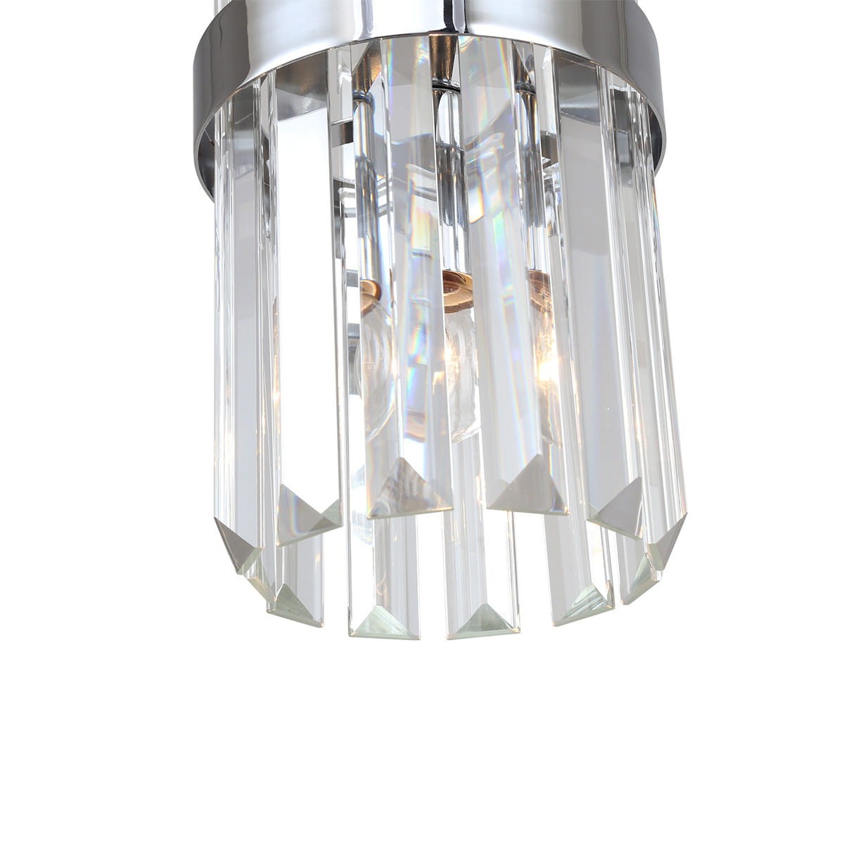 Lampa wisząca Vetro LP-2910/1P CH z chromowanym mocowaniem, z przezroczystymi, szklanymi elementami w kształcie prostokątów, tworzącymi elegancką konstrukcję. Wnętrze z miejscem na żarówkę E14. Ujęcie z dołu, ukazujące detale i efektowne odbicia światła.