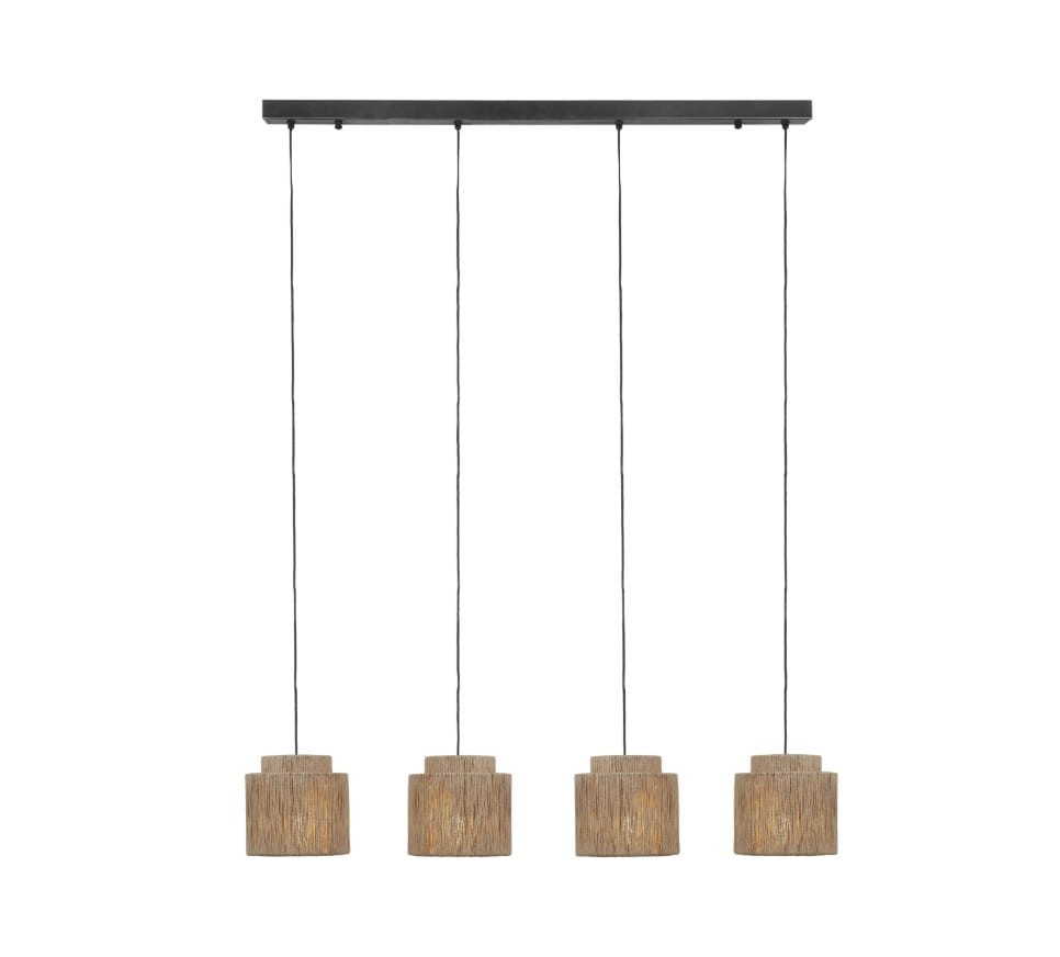 Lampa wisząca Smilla z czarnym stelażem i czterema kloszami w naturalnym kolorze, wykonanymi z teksturowanego materiału. Produkt zawieszony na cienkich linkach, z widocznymi źródłami światła E27. Ujęcie frontalne, na jednolitym tle.