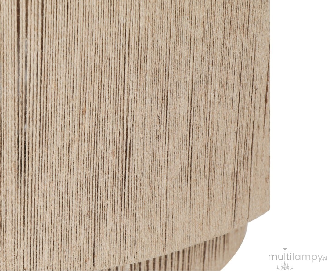 Lampa wisząca Smilla z oprawą w kolorze czarnym i naturalnym. Wykonana z teksturowanego materiału w odcieniu beżowym, z delikatnymi liniami. Widoczny fragment abażuru, zbliżenie na fakturę, umieszczony w pozycji pionowej.