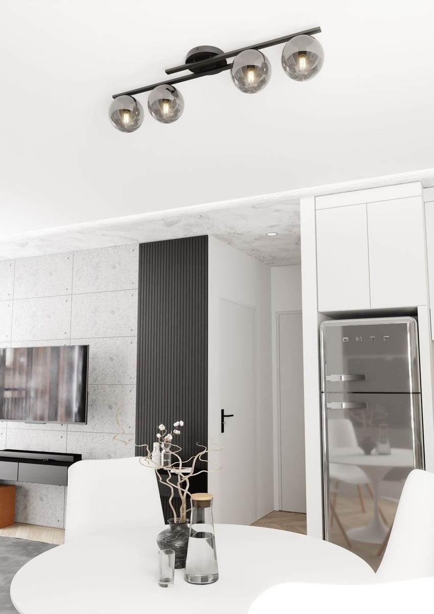 Lampa sufitowa Kairo z czterema oprawami E14 w kolorze czarnym i grafitowym. Montowana na suficie, z okrągłą podstawą i szklanymi kloszami, w aranżacji nowoczesnego wnętrza. Widoczne detale to eleganckie kształty kloszy i minimalistyczny design.