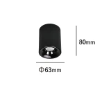 Lampa sufitowa Toma w kształcie czarnej tuby, z pojedynczym źródłem światła LED o mocy 5W. Wymiary: średnica 63 mm, wysokość 80 mm. Minimalistyczny design, idealna do nowoczesnych wnętrz.