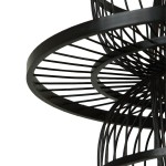 Czarna lampa wisząca Astra LP-3110/1P BK z metalowym, spiralnym abażurem. Widoczne okrągłe obręcze oraz cienkie, poziome pręty tworzą efektowną strukturę. Ujęcie z góry, eksponujące detale konstrukcji.