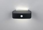 Kinkiet zewnętrzny Bilbao Hybrid w kolorze czarnym, z wbudowanym panelem solarnym i czujnikiem ruchu. Oświetlenie LED 1x6W, stopień ochrony IP44. Ujęcie frontalne, produkt zamontowany na ścianie, emitujący światło w dół.