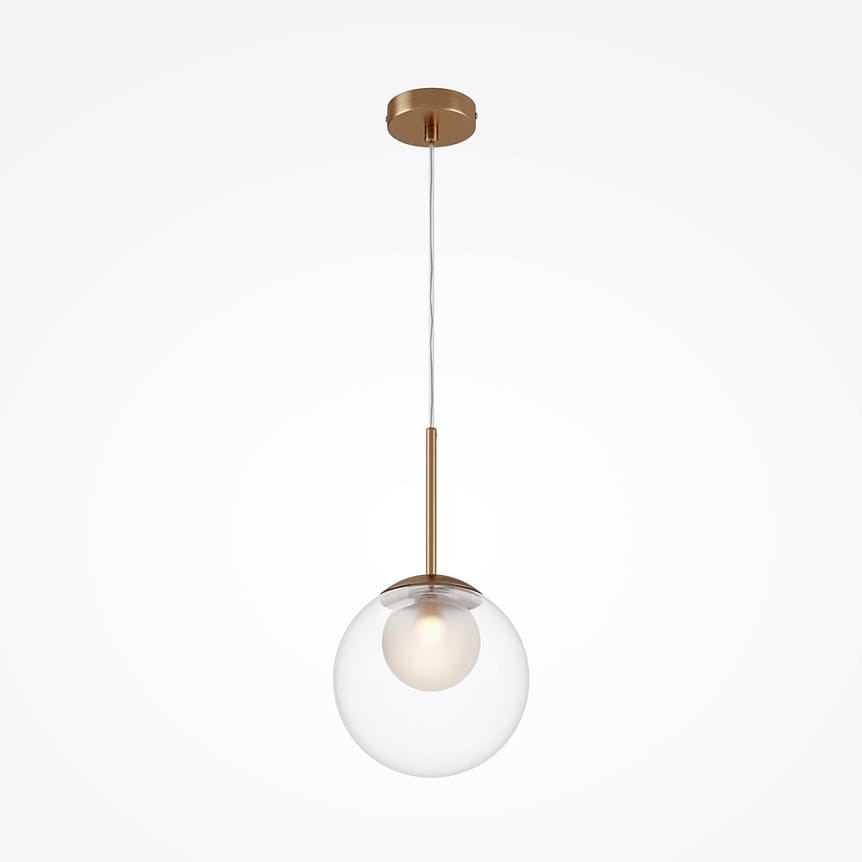 Lampa wisząca Basic form D20 z jedną oprawą G9 w złotej obudowie. Szklana kula w przezroczystym kolorze z wewnętrzną żarówką, zawieszona na cienkim, przezroczystym przewodzie. Prosty, nowoczesny design na jasnym tle.