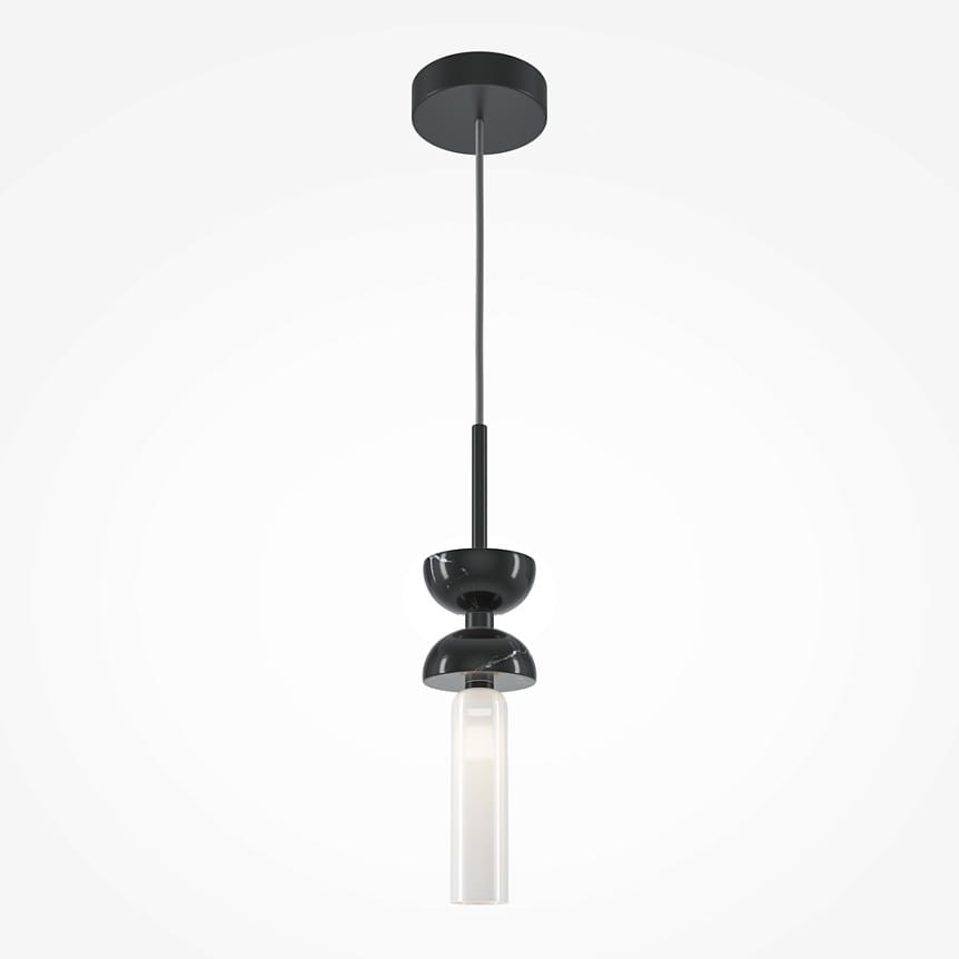 Lampa wisząca Kyoto w kolorze czarnym, z pojedynczym kloszem na żarówkę G9. Posiada prostą, nowoczesną formę z okrągłym mocowaniem sufitowym i przezroczystym kloszem, zawieszona na cienkim przewodzie.