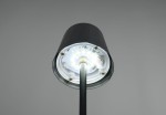 Czarna lampa stołowa zewnętrzna Diaz z 1xLED 1,6W, widok od dołu. Zauważalna biała podstawa z diodami LED oraz metalowy przewód. Prosty, nowoczesny design, idealny do użytku w ogrodzie lub na tarasie.