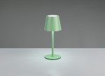 Zielona lampa stołowa zewnętrzna Diaz z kloszem w kształcie stożka, umieszczona na okrągłej podstawie. Wyposażona w jedno źródło LED o mocy 1,6W, świeci delikatnym światłem. Ujęcie frontalne, produkt stoi na jasnym blacie.