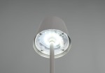 Lampa stołowa zewnętrzna Diaz w ciemnoszarym kolorze, z widocznym źródłem światła LED o mocy 1,6W. Ujęcie z dołu, ukazujące górną część lampy oraz szczegóły konstrukcji. Prosta, nowoczesna forma, idealna do użytku na zewnątrz.