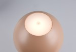 Lampa stołowa Ricardo w kolorze kawowym, z okrągłą podstawą i gładką, matową powierzchnią. Widoczna góra z diodą LED, emitującą miękkie światło. Ujęcie z góry, pokazujące detal klosza i włącznik. Idealna do użytku na zewnątrz.