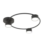 Lampa sufitowa Lucio w kolorze czarnym z trzema oprawami na żarówki GX53. Posiada okrągłą, minimalistyczną konstrukcję z metalowymi elementami. Ujęcie z boku, prezentujące detal montażowy oraz kształt lampy.