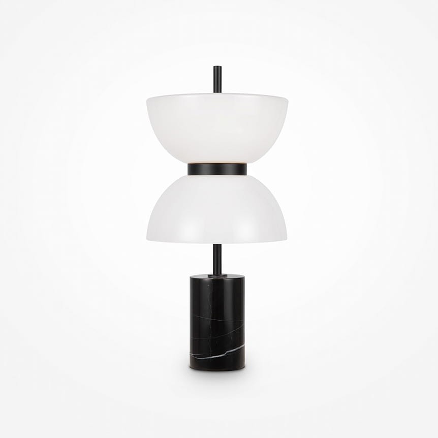 Lampa stołowa LED Kyoto o mocy 11W w kolorze czarnym, z dwoma szklanymi kloszami w kształcie półkul, umieszczonymi na czarnym, okrągłym podstawie z marmuru. Ujęcie frontalne, na jednolitym tle.