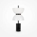 Lampa stołowa LED Kyoto o mocy 11W w kolorze czarnym, z dwoma szklanymi kloszami w kształcie półkul, umieszczonymi na czarnym, okrągłym podstawie z marmuru. Ujęcie frontalne, na jednolitym tle.