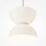 Lampa wisząca LED Kyoto o mocy 11W w kolorze białym, z dwiema połączonymi kloszami w kształcie półkul, zawieszona na białym przewodzie. Prosty, nowoczesny design, idealna do oświetlenia wnętrz.